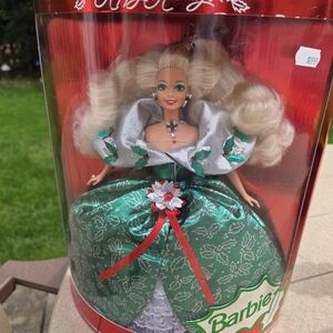 1995 Specisl Edition Happy Holidays Blonde , Green Eyed Barbie #14123